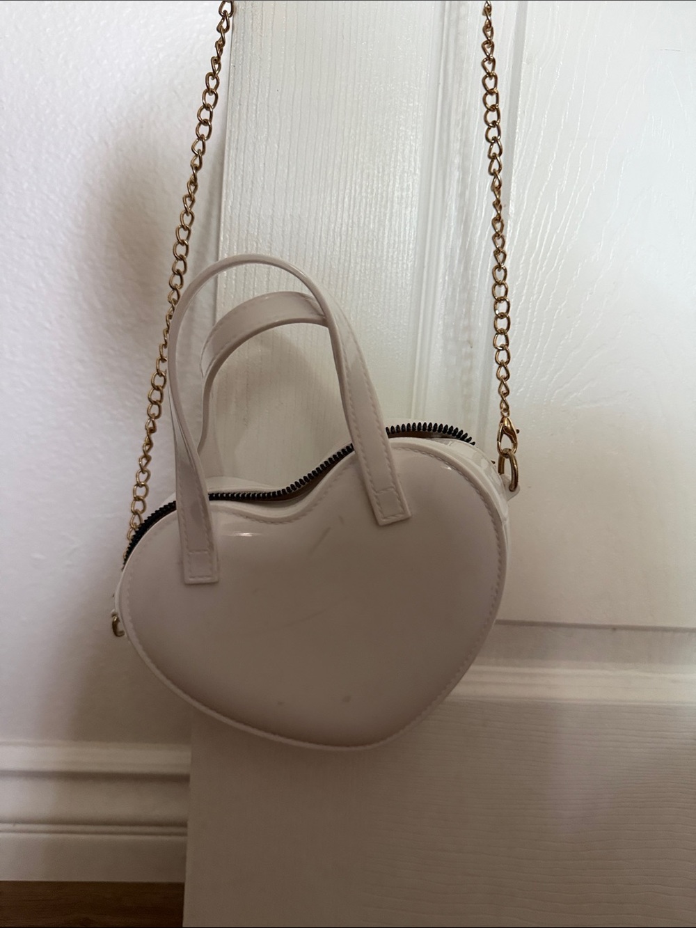 Heart-Shaped Cream Crossbody Bag with Gold Chain